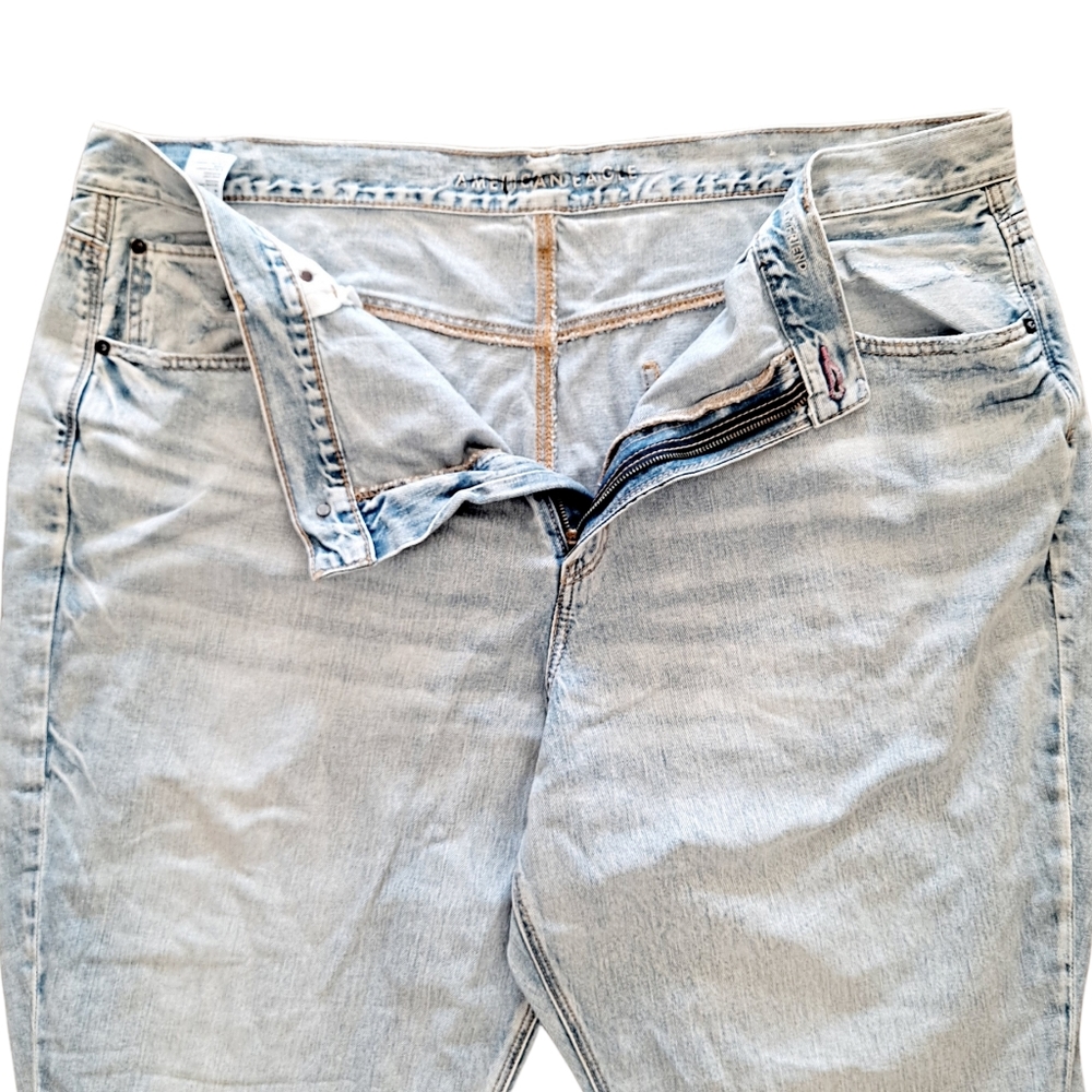 American Eagle Plus size Rainbow pocket 90s boyfriend light wash jeans - Picture 8 of 16